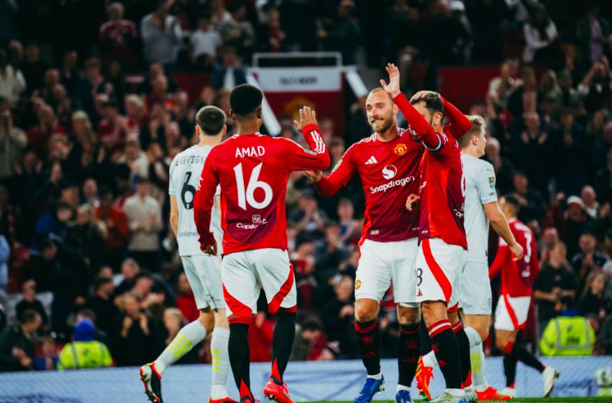 Manchester United melawan Barnsley di Carabao Cup 2024/2025. (x.com/ManUtd)