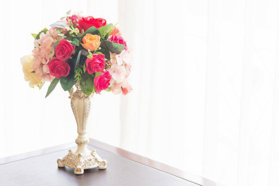 Ilustrasi artificial flower. (freepik.com/mrsiraphol)