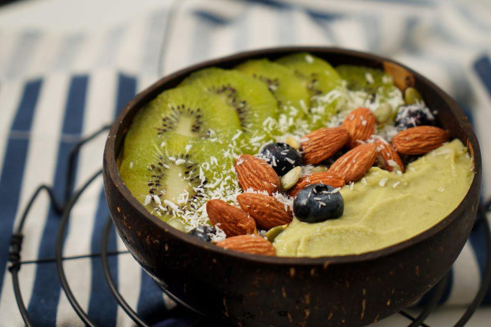green tea smoothies bowl (pexels.com/陈 欣茹)