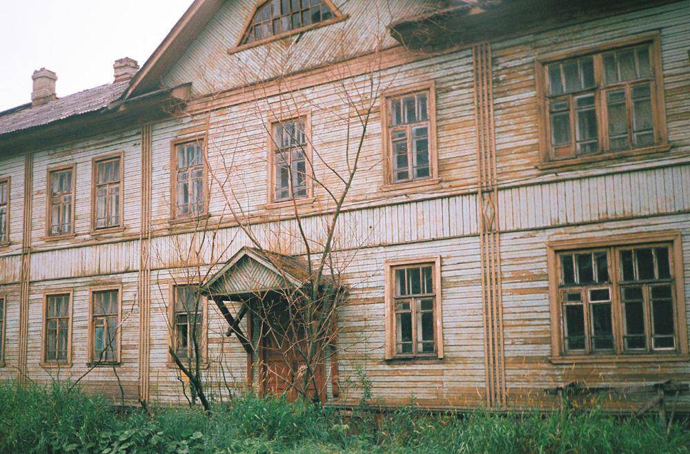 ilustrasi rumah tua (pexels.com/Алексей Виноградов)