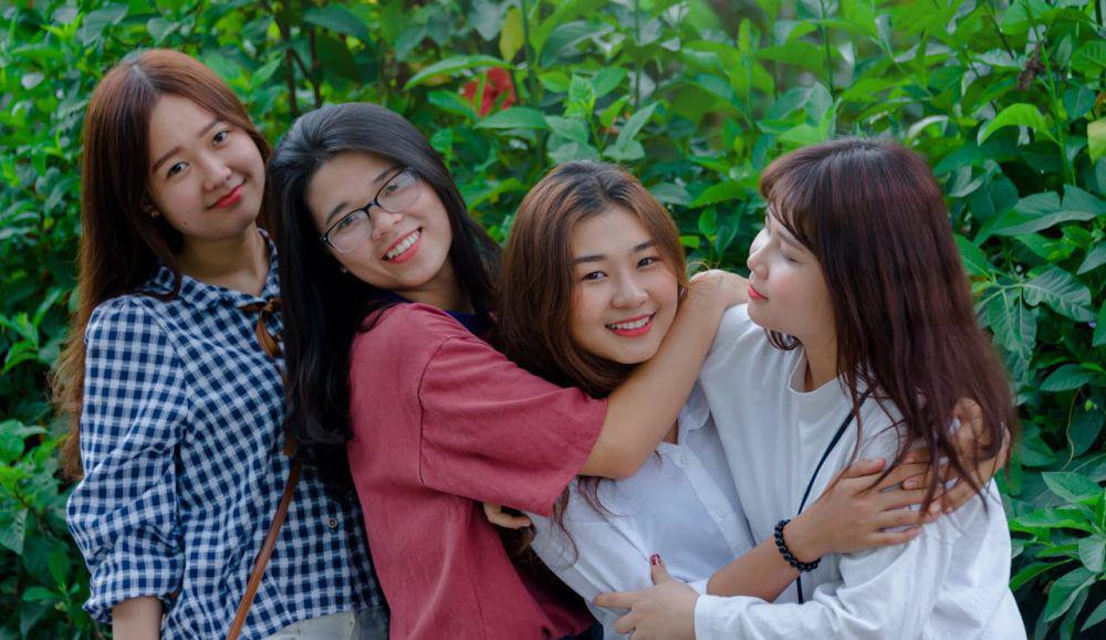 ilustrasi bersama teman-teman (pexels.com/Min An)