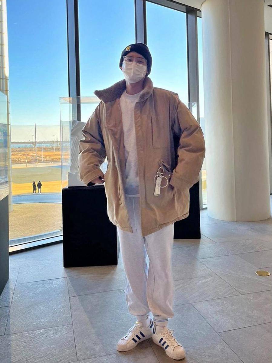 potret Lee Jong Suk (instagram.com/jongsuk0206)