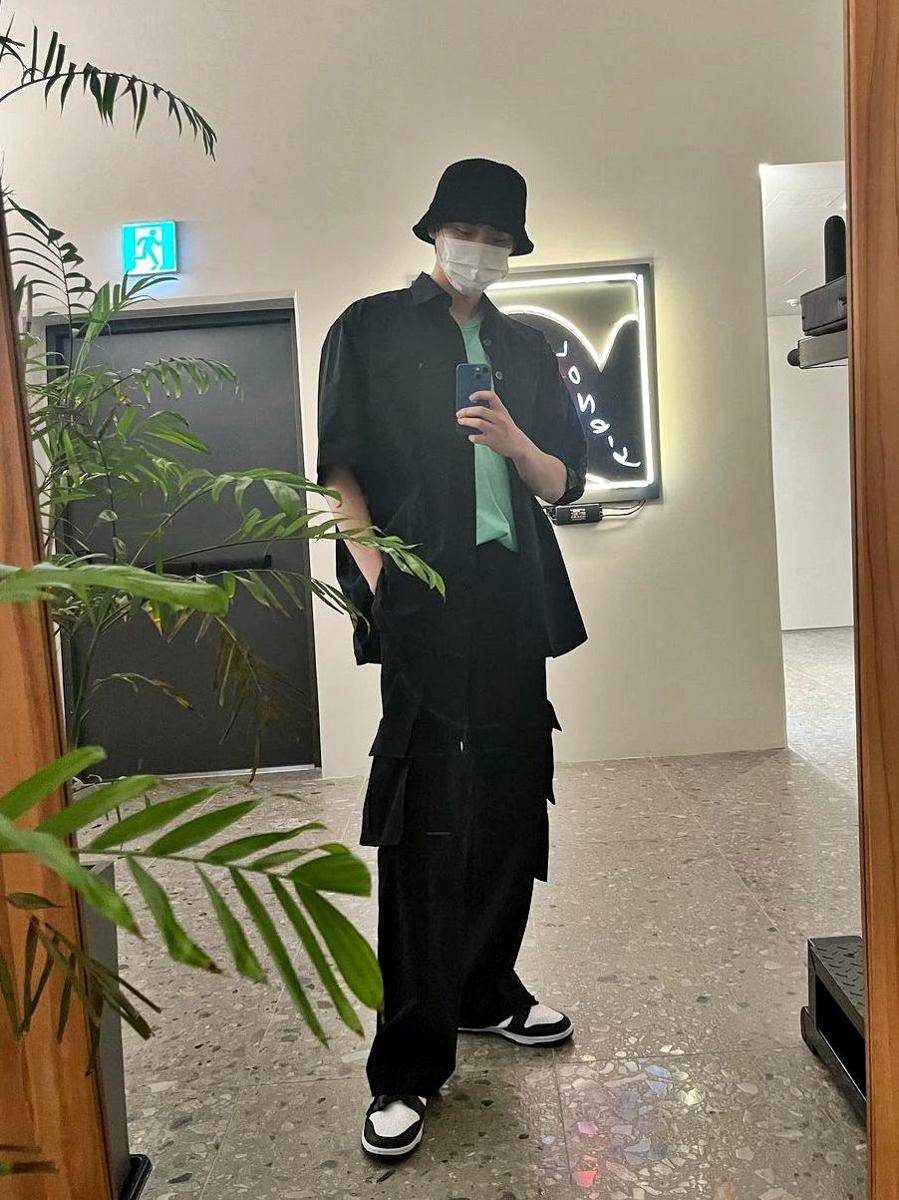 potret Lee Jong Suk (instagram.com/jongsuk0206)