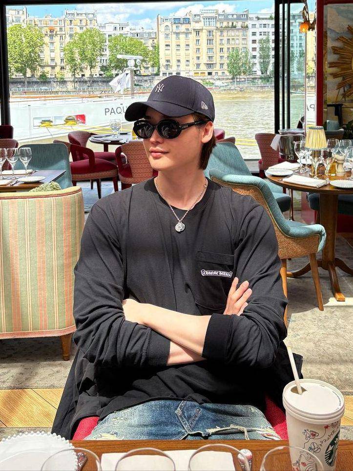 potret Lee Jong Suk (instagram.com/jongsuk0206)