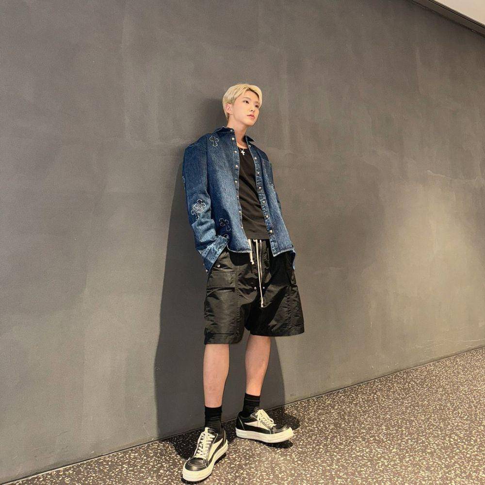 styling outer shirt ala Hoshi SEVENTEEEN (instagram.com/ho5hi_kwon)