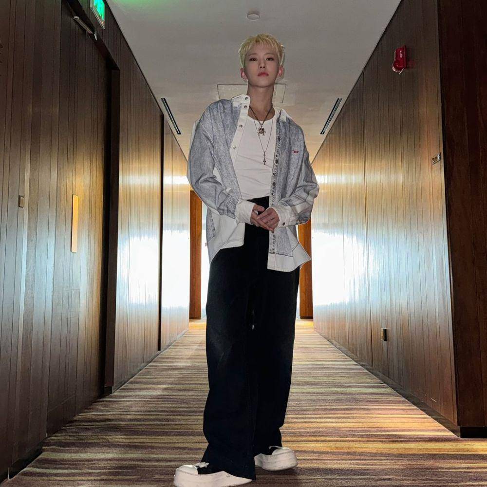 styling outer shirt ala Hoshi SEVENTEEEN (instagram.com/ho5hi_kwon)