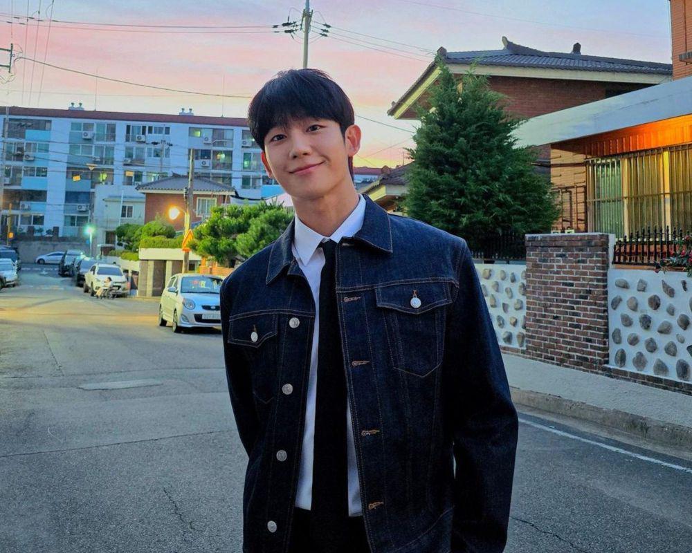 Jung Hae In (instagram.com/holyhaein)