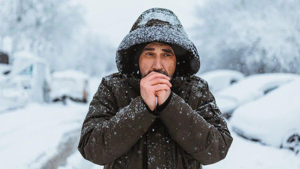 Ilustrasi kedinginan. (https://www.livescience.com/32475-why-do-we-shiver-when-cold.html)
