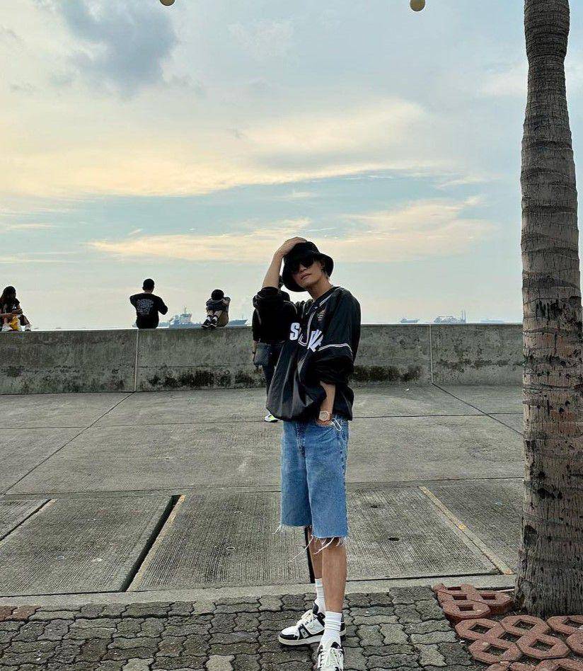 ragam street style ala Yangyang WayV (instagram.com/yangyang_x2)