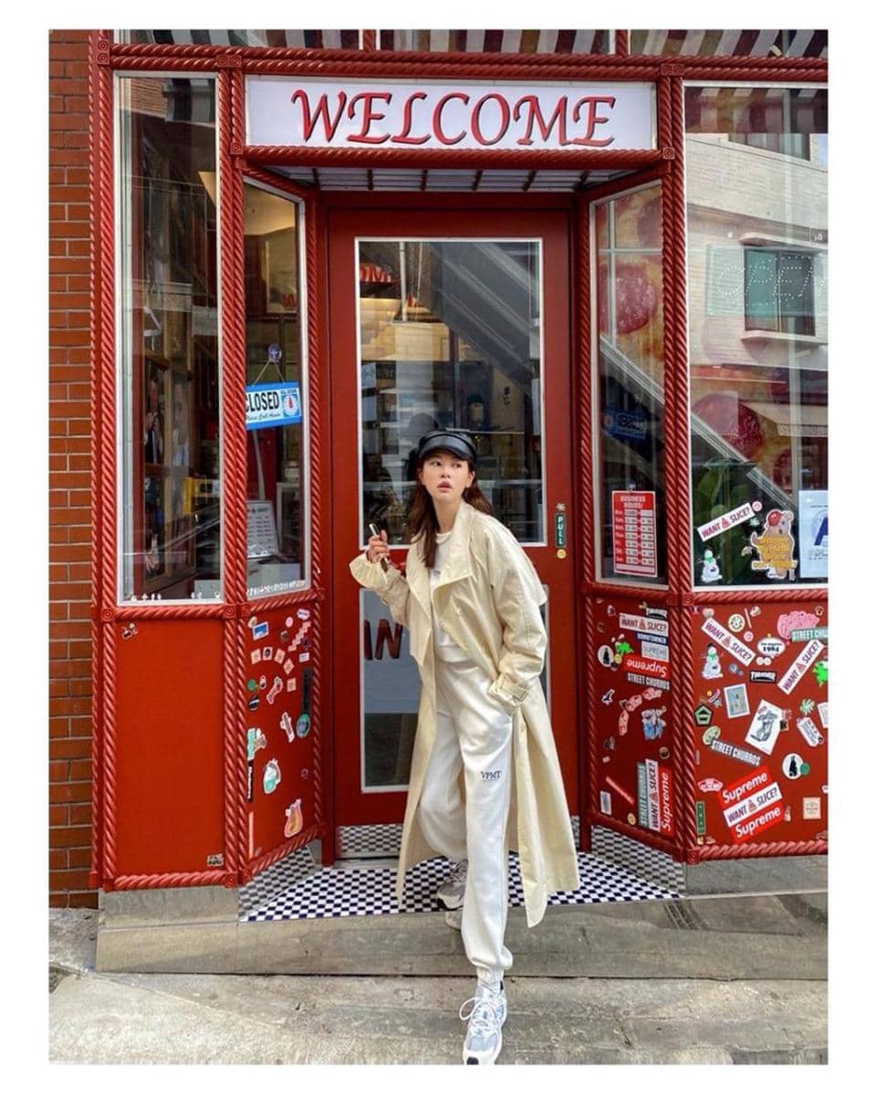 ragam gaya edgy ala Jung So Min (instagram.com/somin_jj)