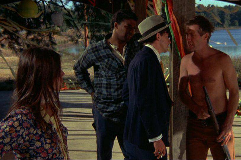cuplikan adegan dalam film Boxcar Bertha (dok. American International Pictures/Boxcar Bertha)