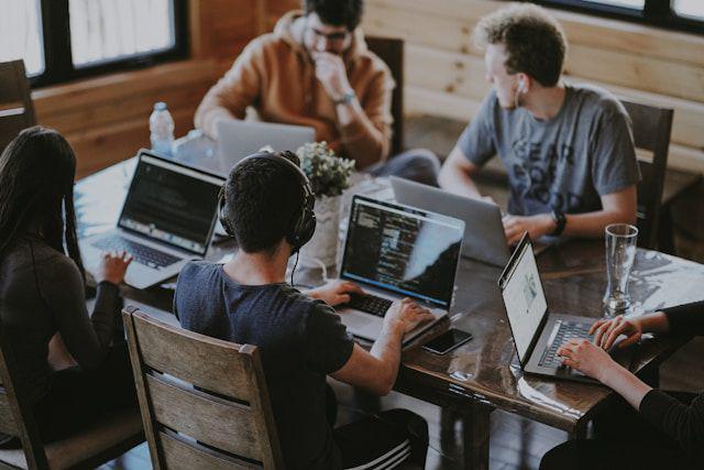 Mengenal 4 Perbedaan Startup dan Corporate
