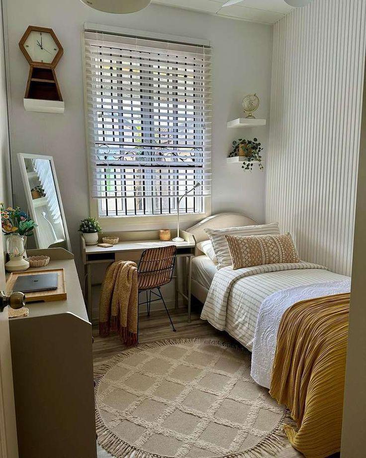ide dekorasi kamar tidur single bed dengan barang antik (thespruce.com)