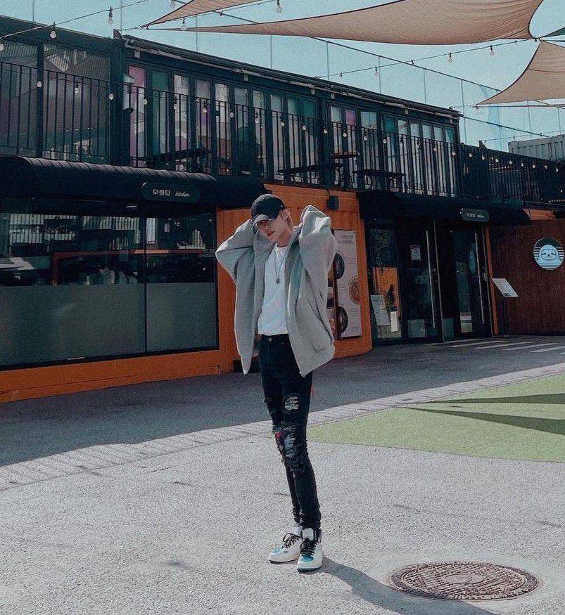 ragam street style ala Yangyang WayV (instagram.com/yangyang_x2)