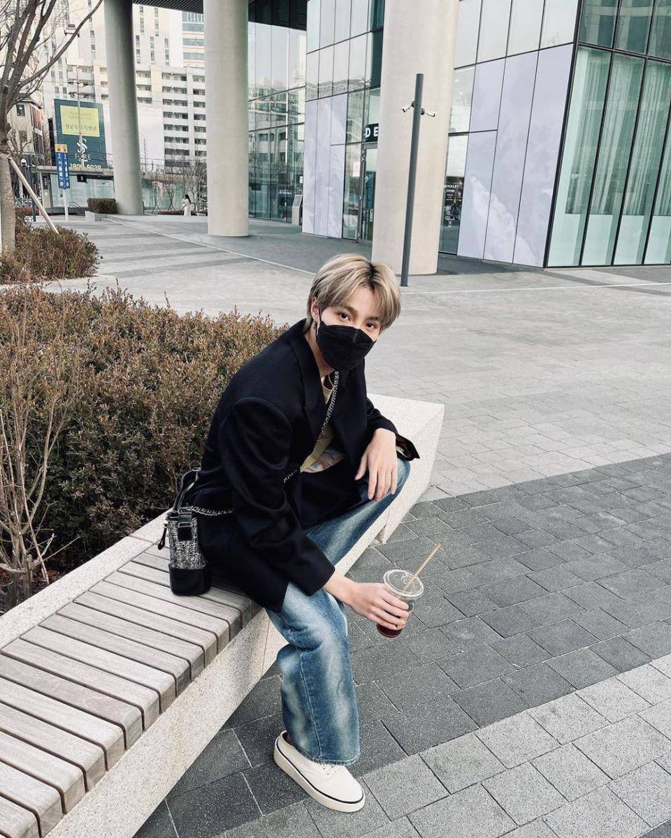 ragam street style ala Yangyang WayV (instagram.com/yangyang_x2)