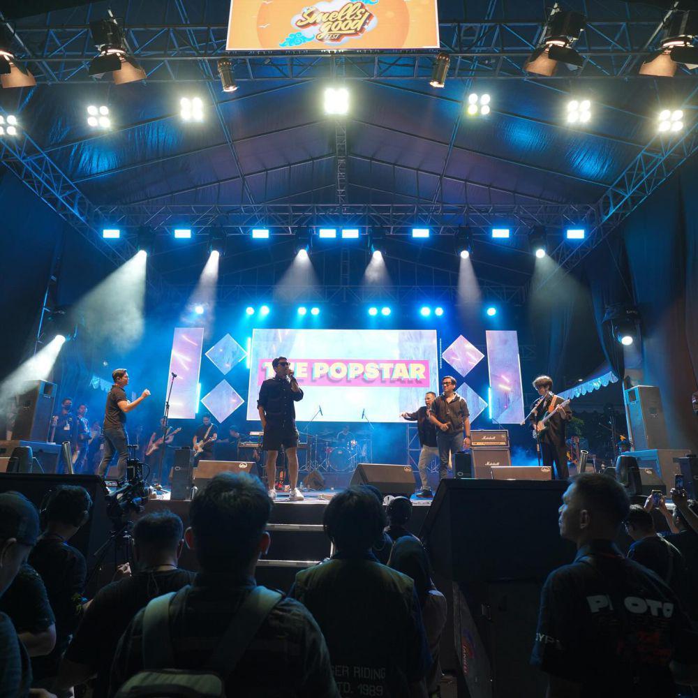 The Popstar manggung (Instagram.com/raffinagita1717)