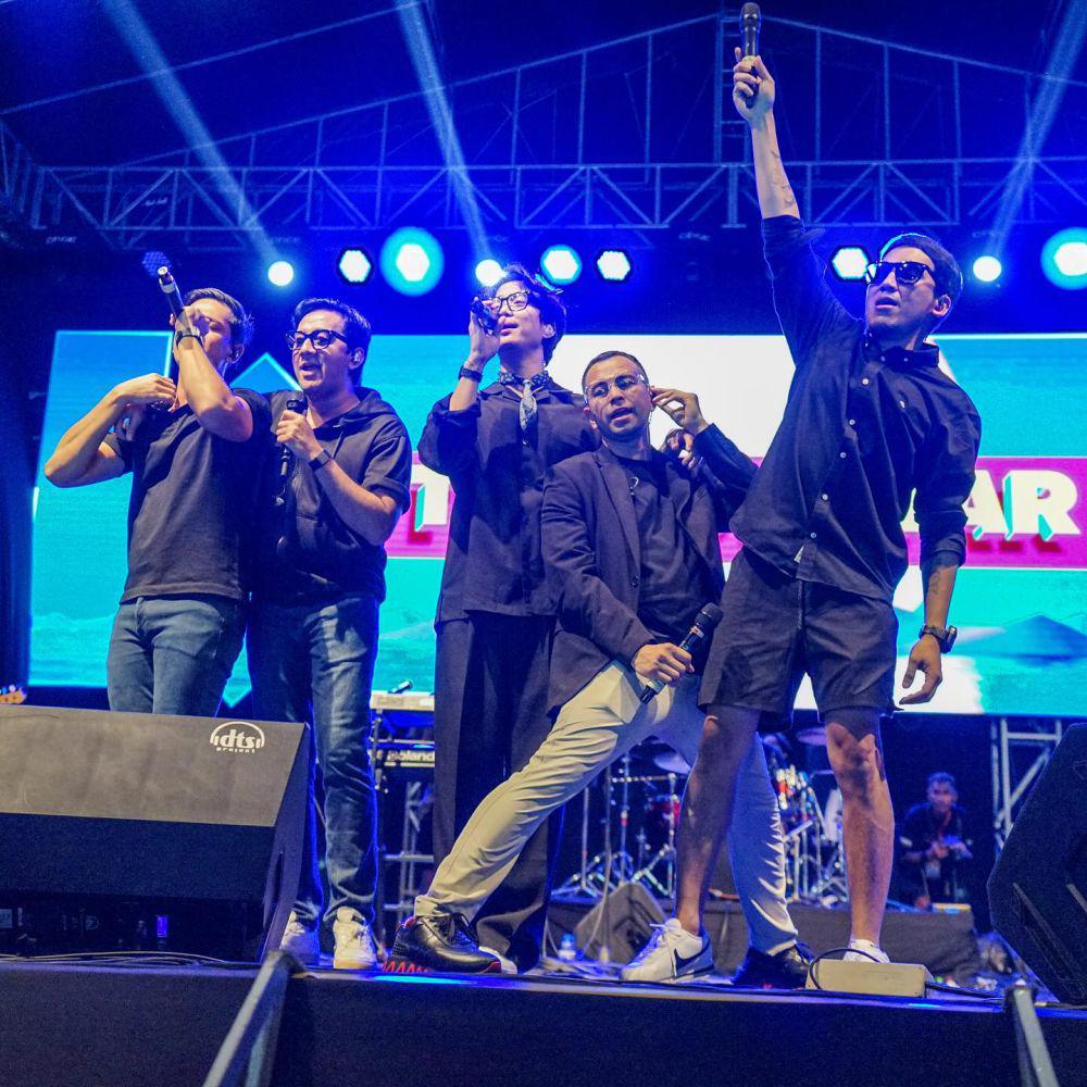 The Popstar manggung (Instagram.com/raffinagita1717)