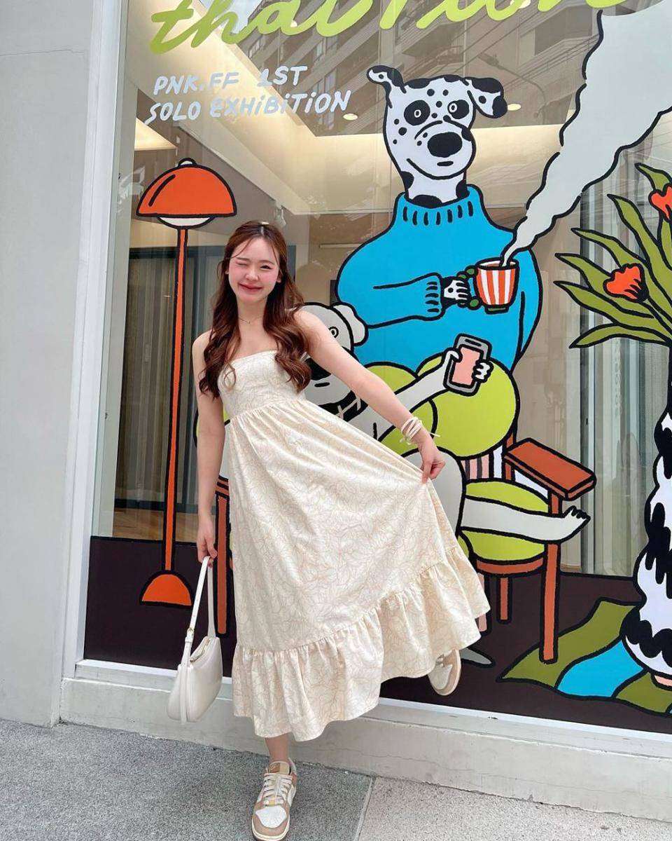 style hangout pakai dress ala June Wanwimol (instagram.com/junewanwimol19)