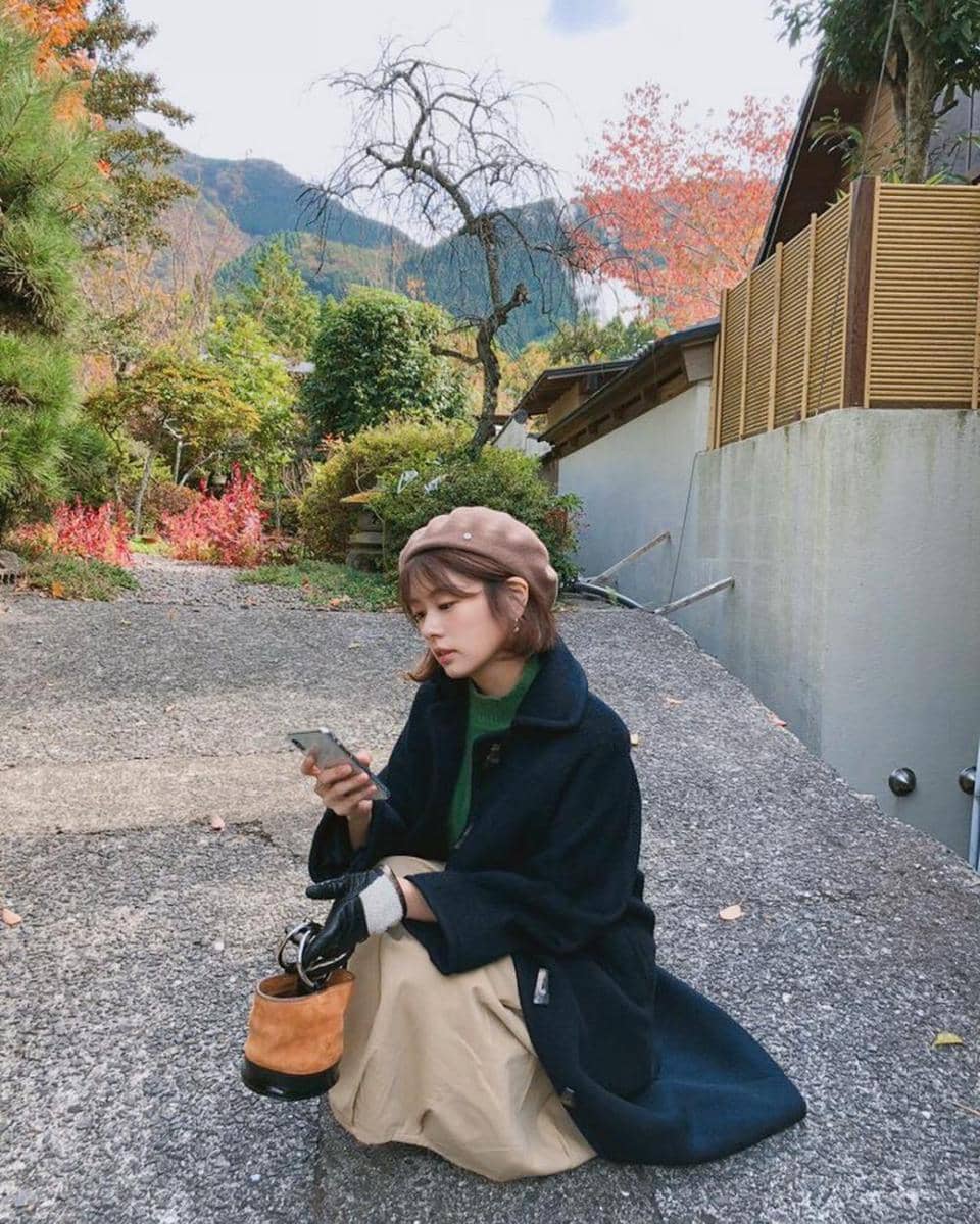 ragam gaya edgy ala Jung So Min (instagram.com/somin_jj)