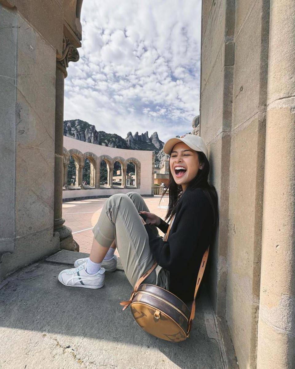potret keluarga Maudy Ayunda liburan ke Barcelona (instagram.com/maudyayunda)