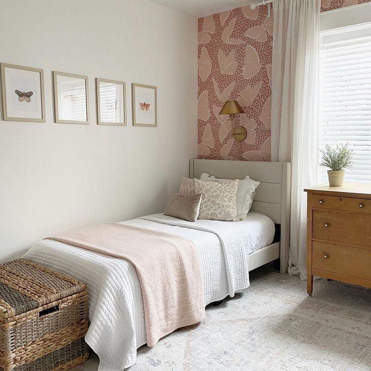 ide dekorasi kamar tidur single bed dengan barang antik (loomwell.com)