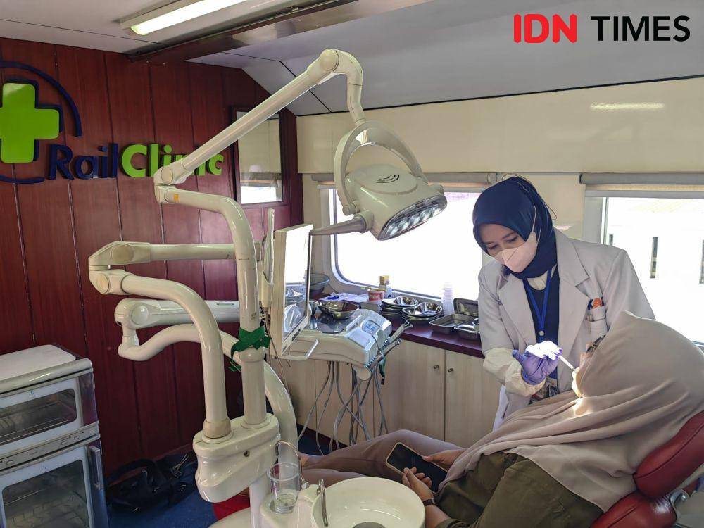 Pemeriksaan Rail Clinic di Stasiun Kota Solo. (IDN Times/Larasati Rey)
