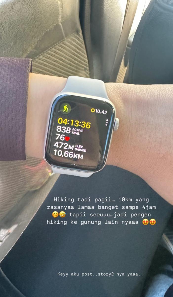 potret Citra Kirana hiking ke Kawah Gunung Tangkuban Parahu (instagram.com/citraciki)