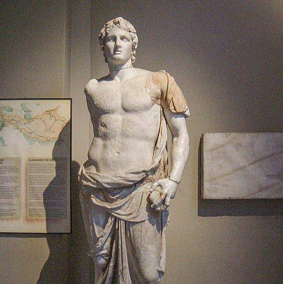 Patung Alexander Agung di Museum Arkeologi Istanbul, Turkiye. (commons.wikimedia.org/Giovanni Dall'Orto)