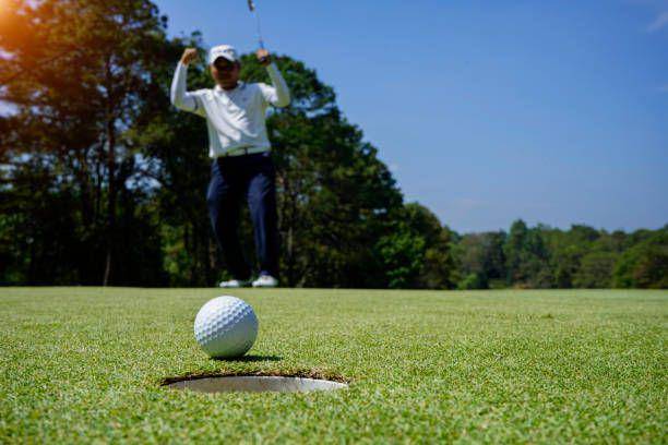 Ilustrasi olahraga golf. https://www.istockphoto.com/SomchaiSookkasem