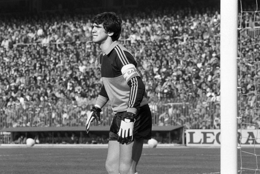 Luis Arconada, merupakan penjaga gawang Real Sociedad pada 1981/1982. (laliga.com)