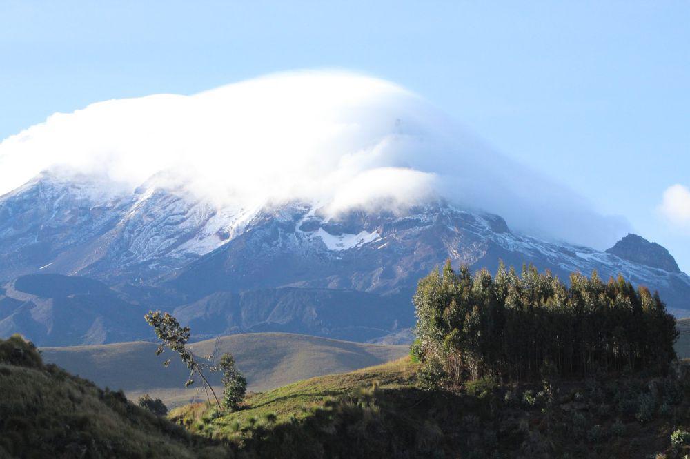 ilustrasi salju di puncak gunung Chimborazo (Pixabay.com/Mrivasco)