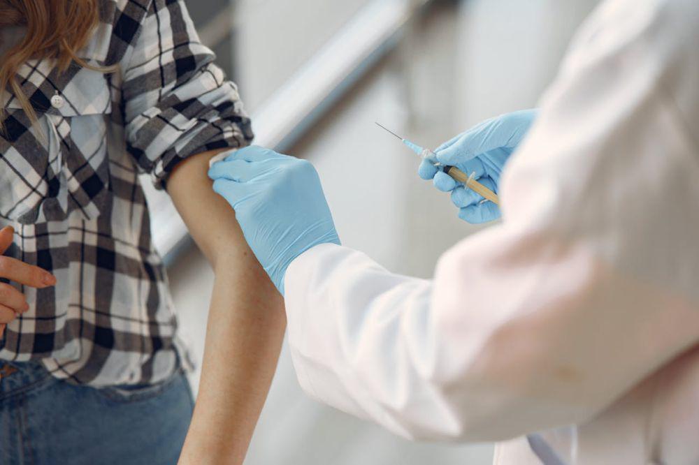 Apakah Kamu Wajib Vaksin Monkeypox? Kenali Sasarannya