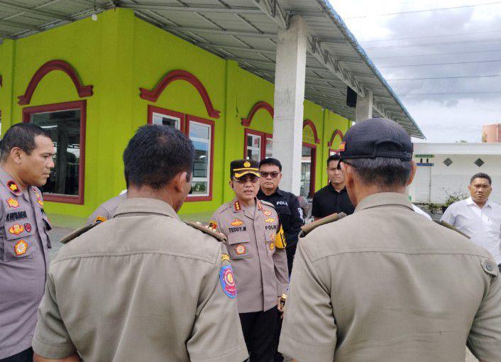 Kapolrestbes Medan tinjau lokasi konflik (IDN Times/Eko Agus Herianto)