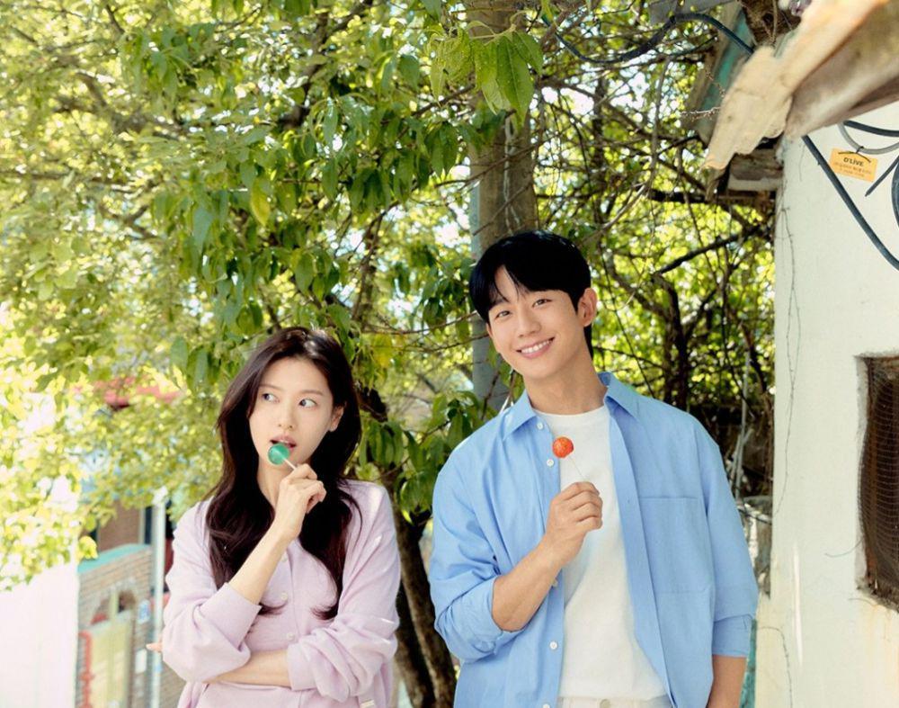 Jung Hae In dan Jung So Min di Love Next Door (x.com/cjndrama)