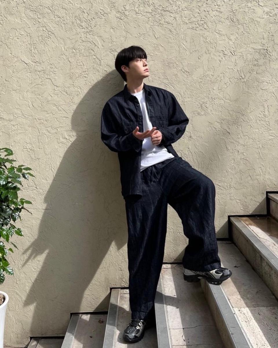 mix and match kemeja ala Ahn Jae Hyun (instagram.com/aagbanjh)