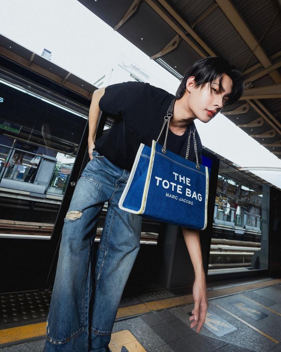 blue jeans ala Koraphat Lamnoi (instagram.com/krptt_)