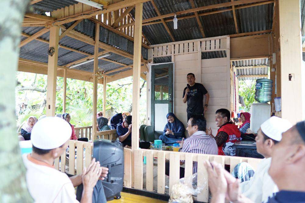 Hasan Basri Nongkrong di Saung Kebahagiaan (Dok. IDN Times)
