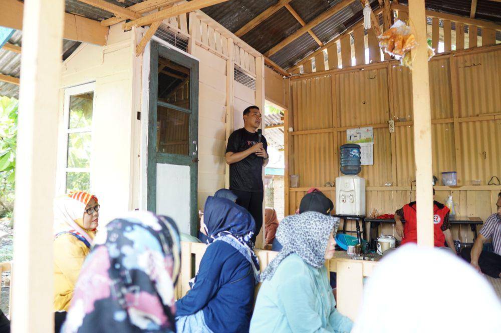 Hasan Basri Nongkrong di Saung Kebahagiaan (Dok. IDN Times)