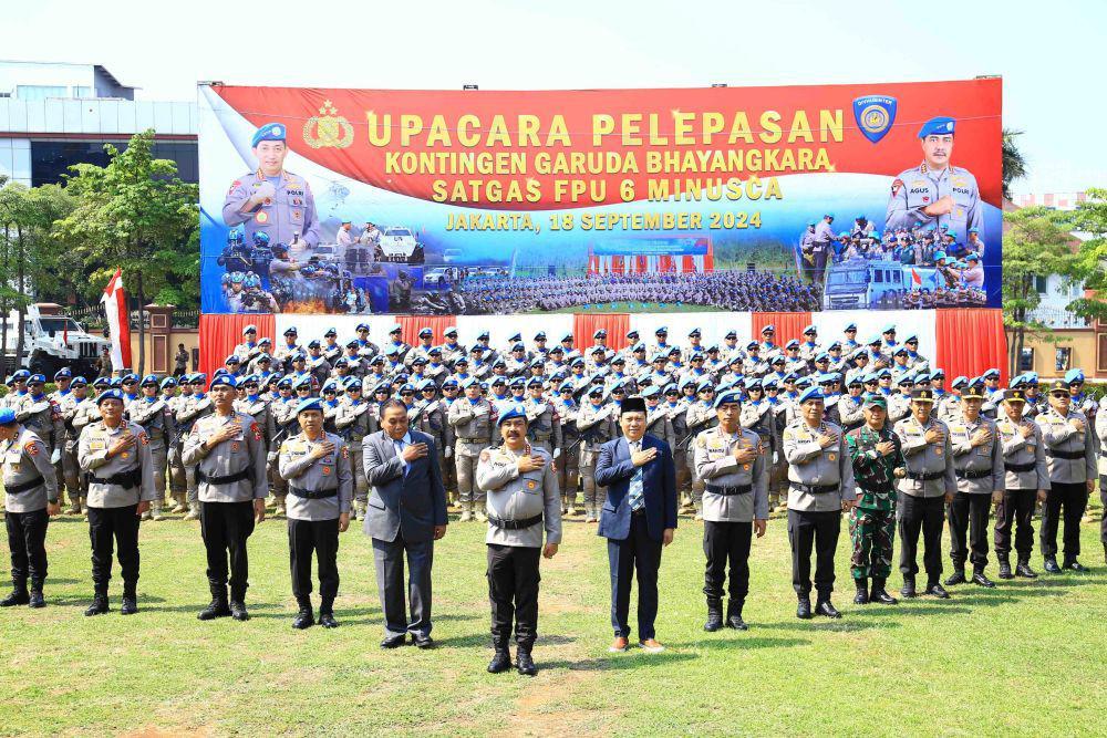 Upacara pelepasan kontingen Garuda Bhayangkara Satuan Tugas Formed Police Unit (FPU) 6 MINUSCA di lapangan Bhayangkara Mabes Polri, Jakarta, Rabu (18/9/2024). (dok. Humas Polri)