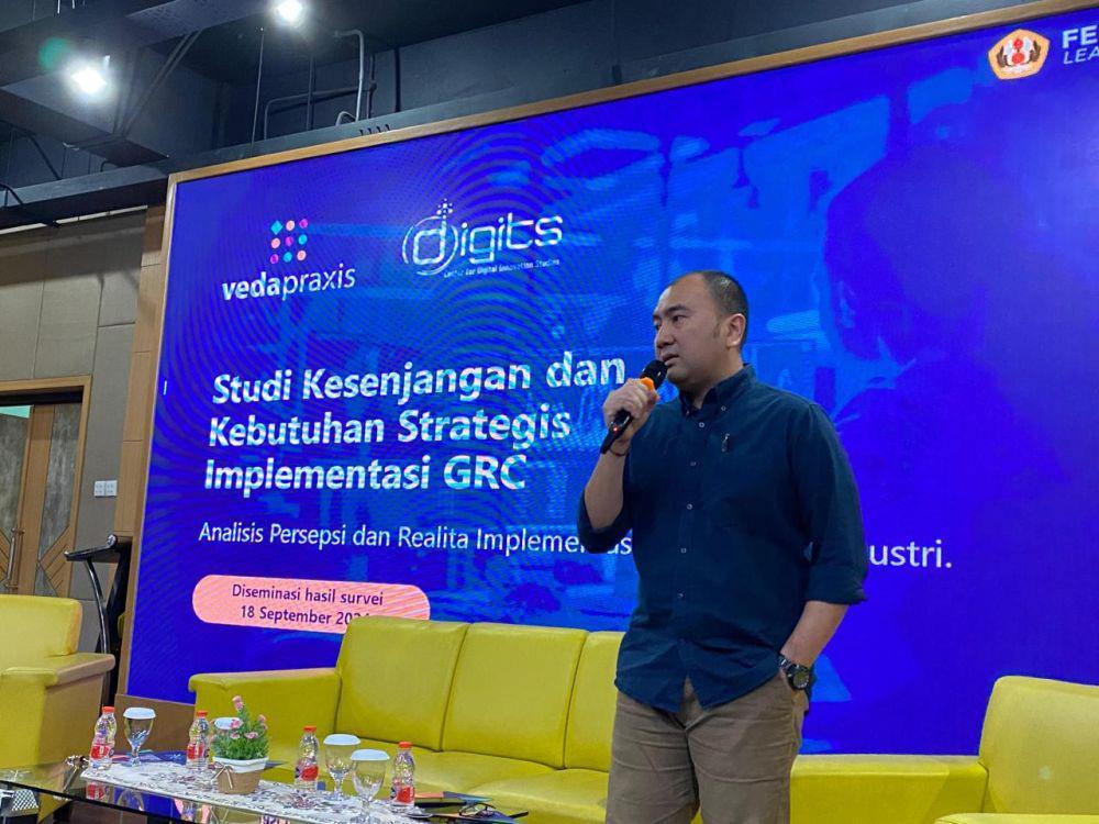 Hamzah Ritchi saat memberikan presentasi di acara seminar Veda Praxis dan DIGITS Unpad (Dok.Veda Praxis)
