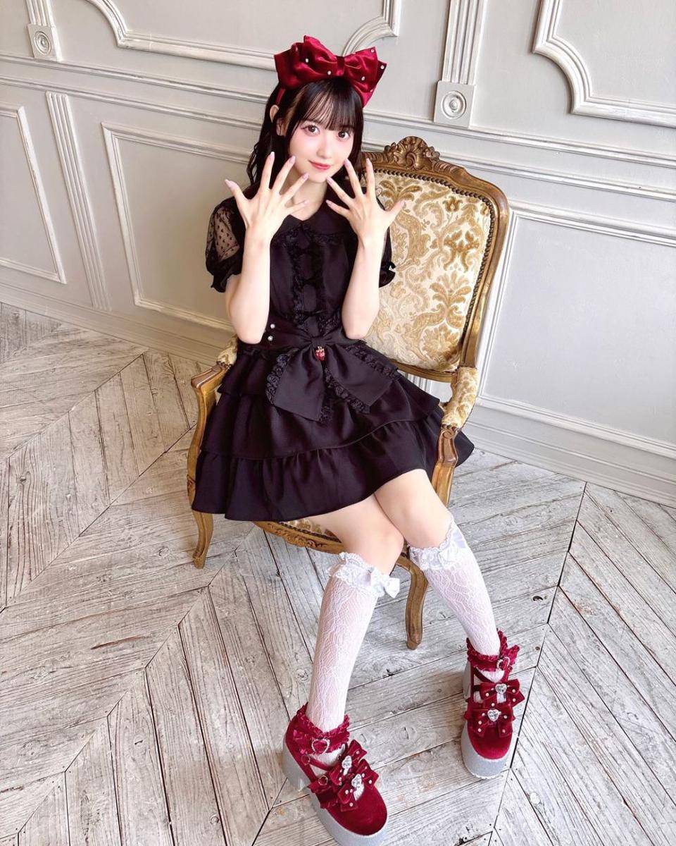 Momona Matsumoto (instagram.com/momona.1012)
