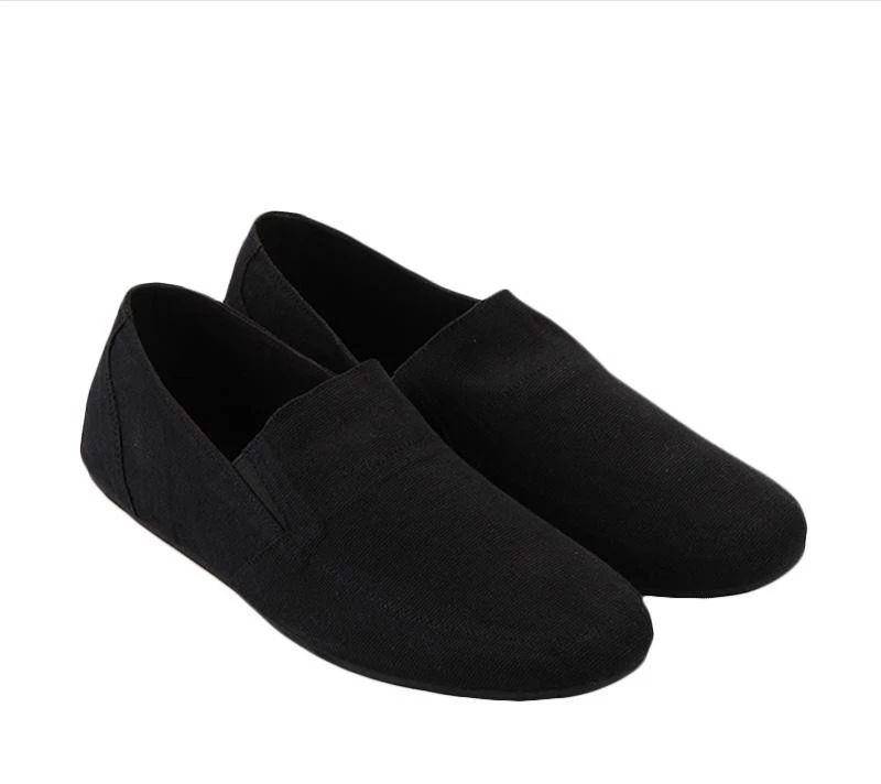 Minarno Canvas Slip-On ND126 (shopee.co.id/Minarno Official Shop)