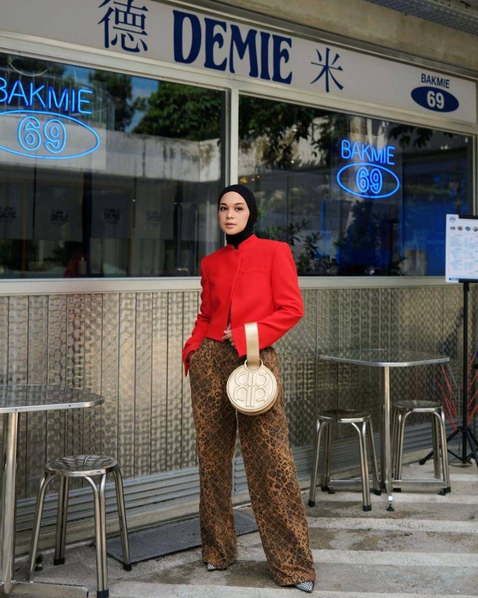 gaya berhijab Tantri Namirah (instagram.com/tantrinamirah)
