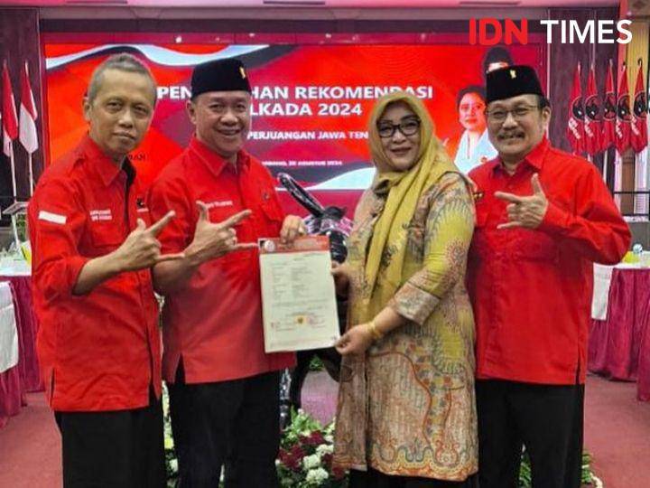 Lintarti (kedua dari kanan) sosok wanita sukses dalam pemerintahan yang dipasang dengan sadewo tri lastiono dalam pilkada serentak 2024. (IDN Times/Foto : Dok. Lintarti)