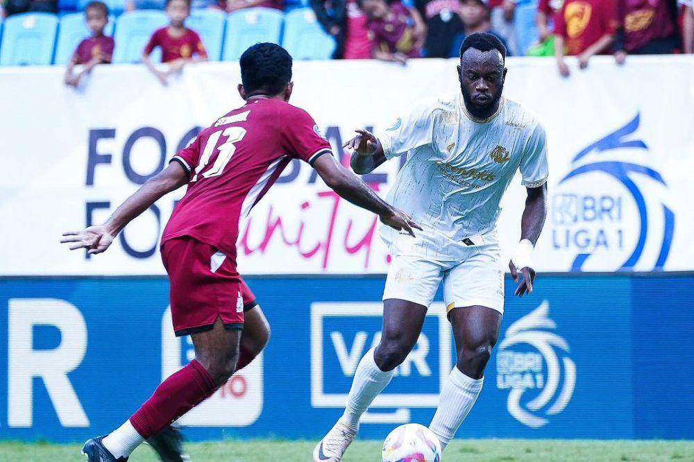 Arema FC dalam laga melawan PSM Makassar pada pekan ke-5 Liga 1 2024/2025. (instagram.com/aremafcofficial)