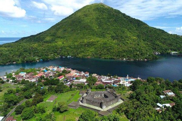 [QUIZ] Pilih Makanan Khas Banda Neira, Kamu Cocoknya Liburan ke Destinasi Ini!