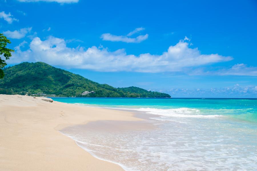 [QUIZ] Pilih Bali atau Langkawi, Ini Pantai yang Cocok Kamu Kunjungi