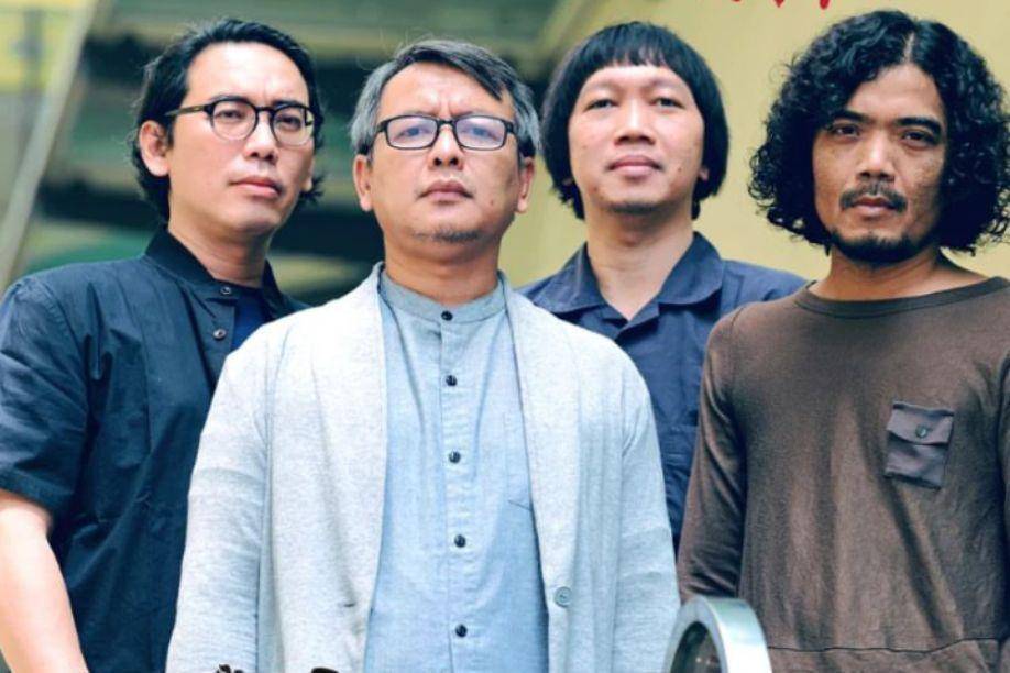 Lirik Lagu Bukan Lawan Jenis - Efek Rumah Kaca