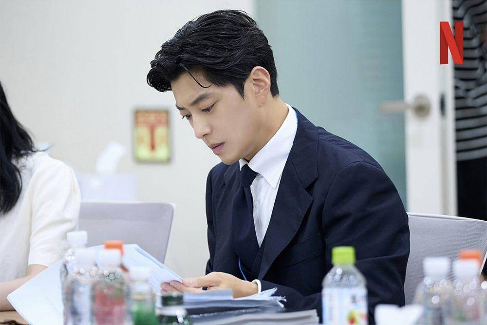 potret Jang Seung Jo saat pembacaan naskah drakor As You Stood By (instagram.com/netflixkr)