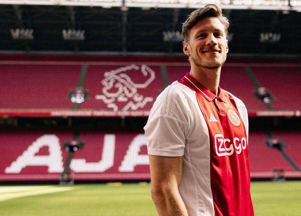Wout Weghorst (instagram.com/wout.weghorst | instagram.com/afcajax)
